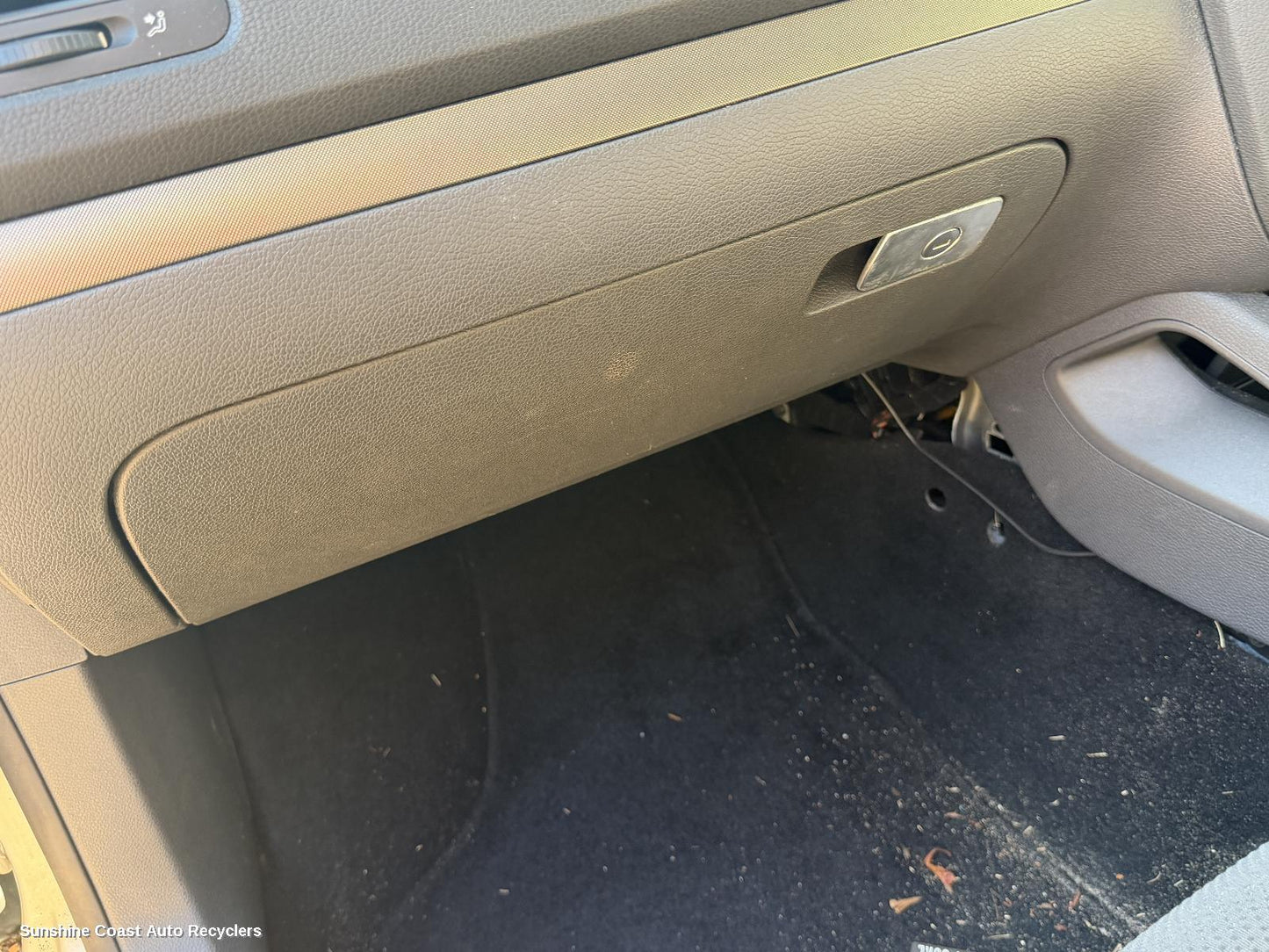 2004-2009 Volkswagen Golf Glove Box