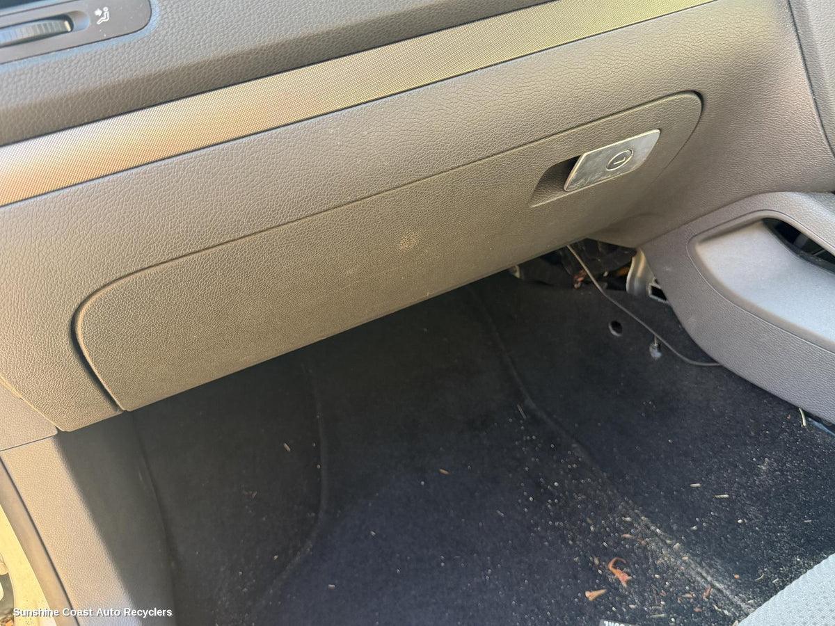 2004-2009 Volkswagen Golf Glove Box