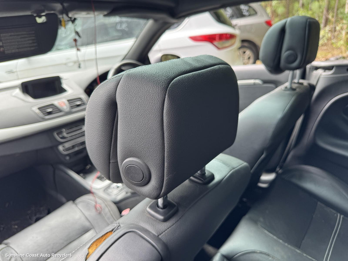 2010-2016 Renault Megane Headrest