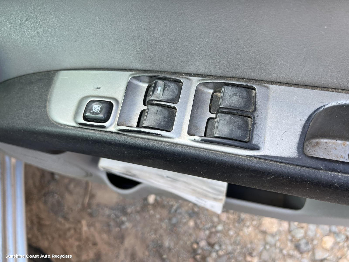 2006-2015 Mitsubishi Triton Pwr Dr Wind Switch