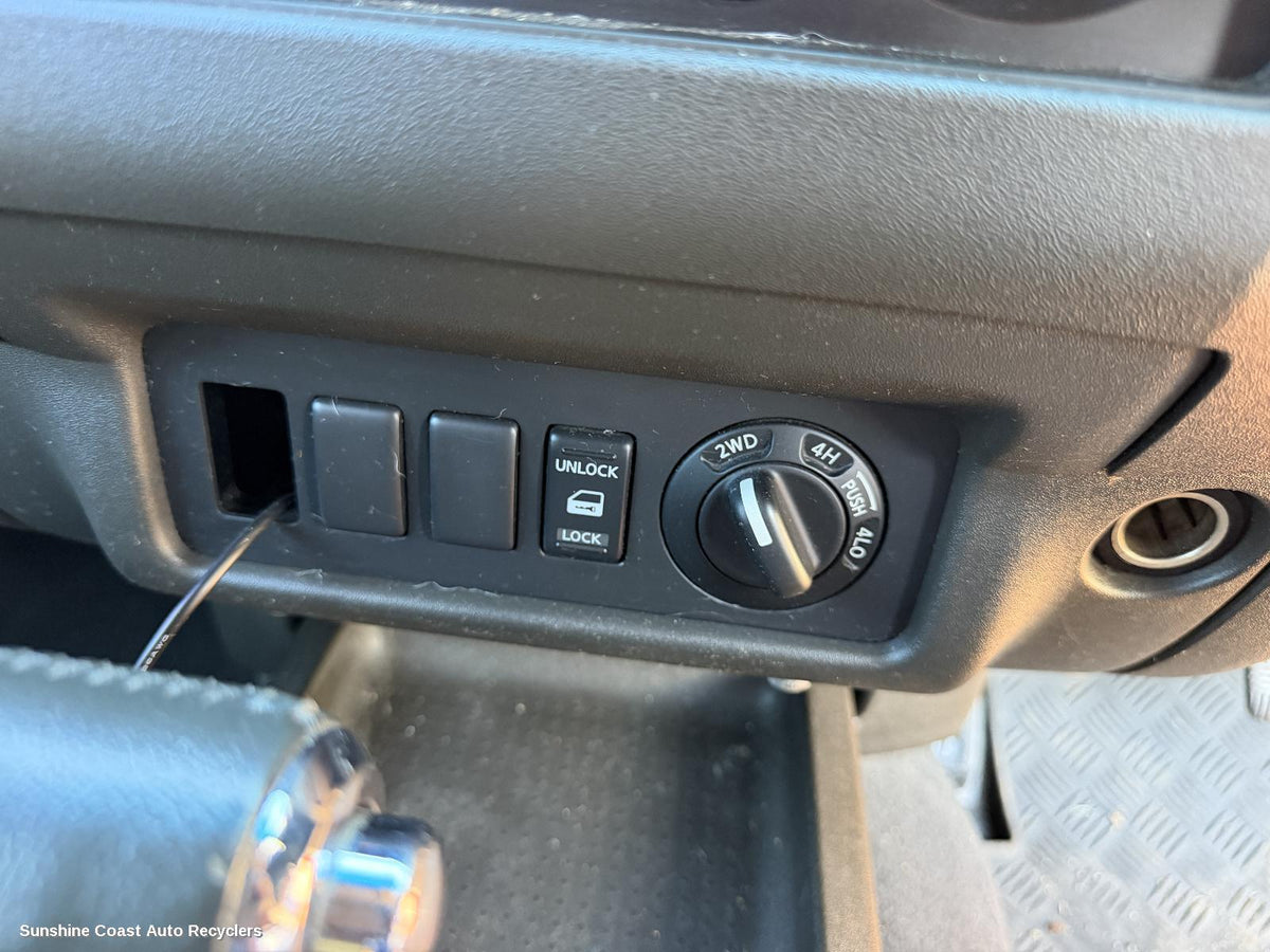 2005-2015 Nissan Navara Combination Switch