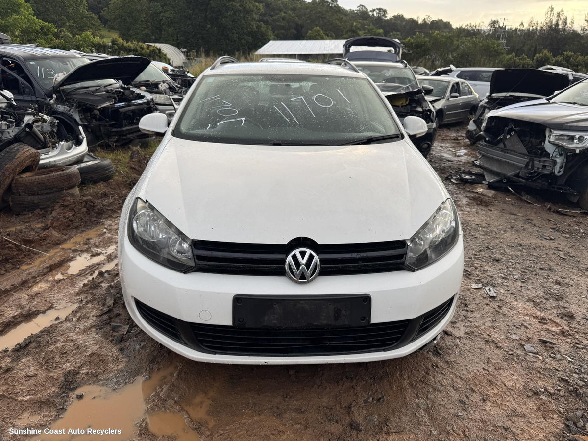 2009-2013 Volkswagen Golf Right Guard