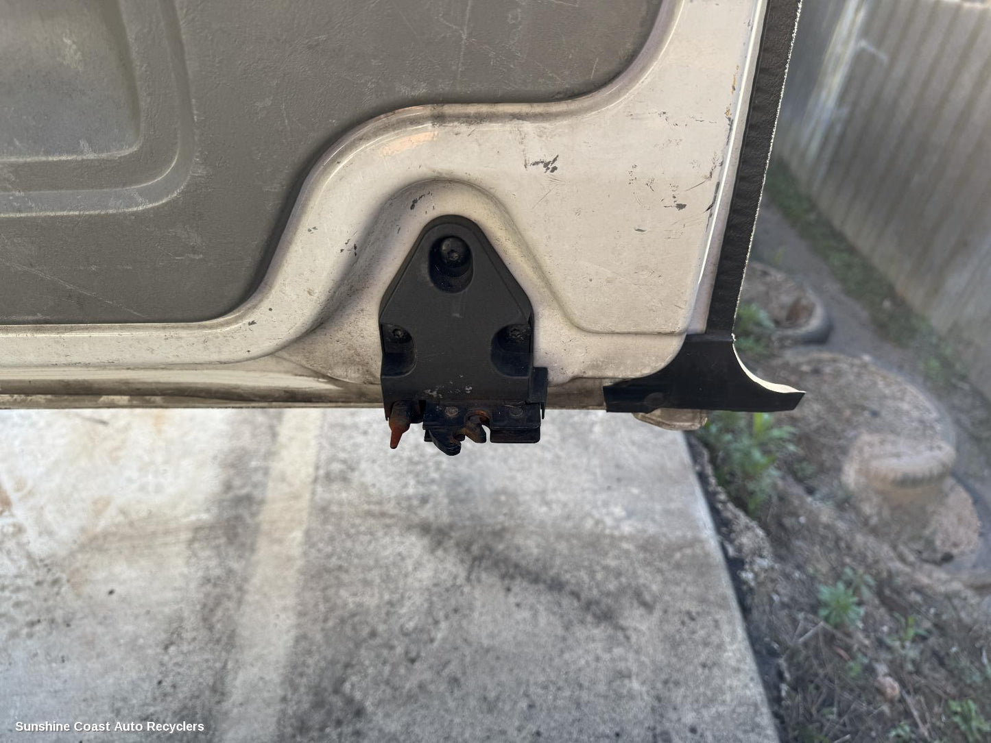 2013 Renault Trafic Door Boot Gate Lock