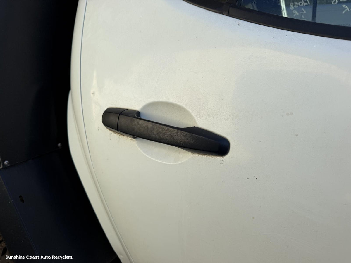 2006-2015 Mitsubishi Triton Door Handle