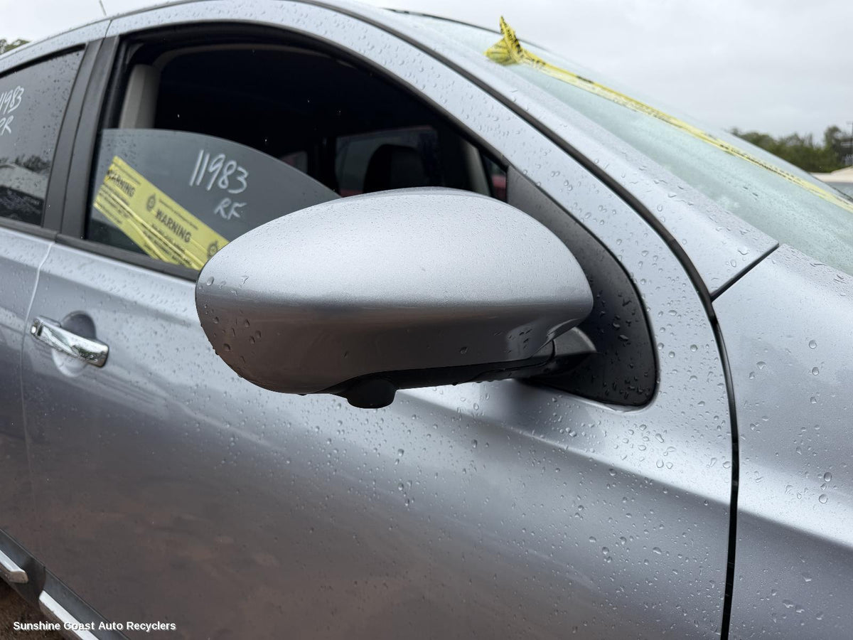 2007-2014 Nissan Dualis Right Door Mirror