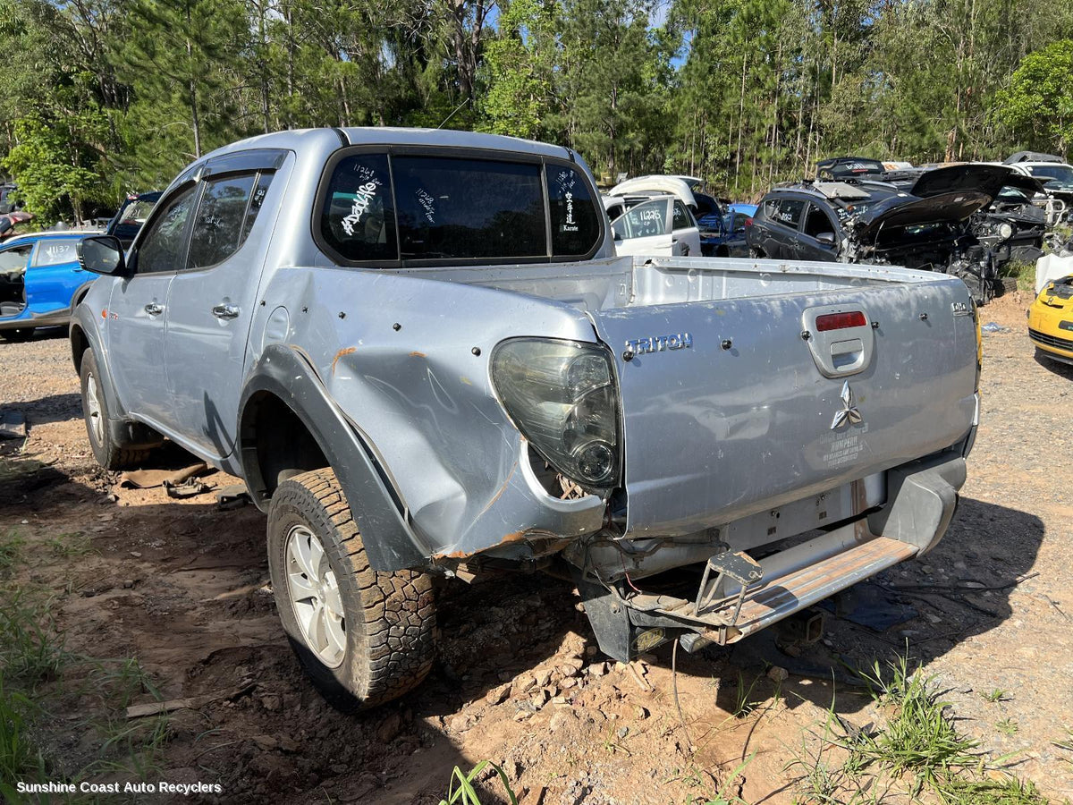 2006-2015 Mitsubishi Triton Wiper Motor