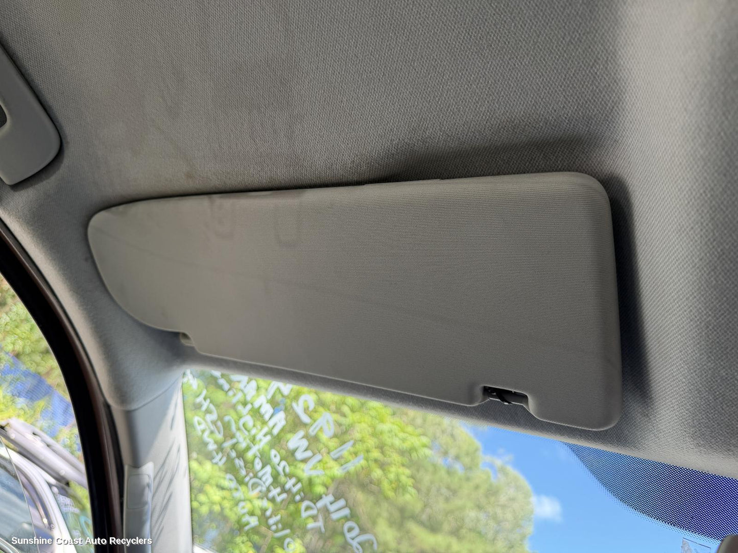 2010-2022 Volkswagen Amarok Sunvisor