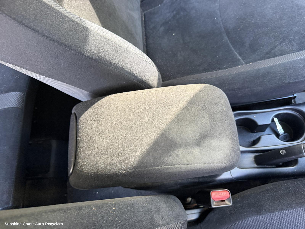 2009-2012 Mitsubishi Outlander Console