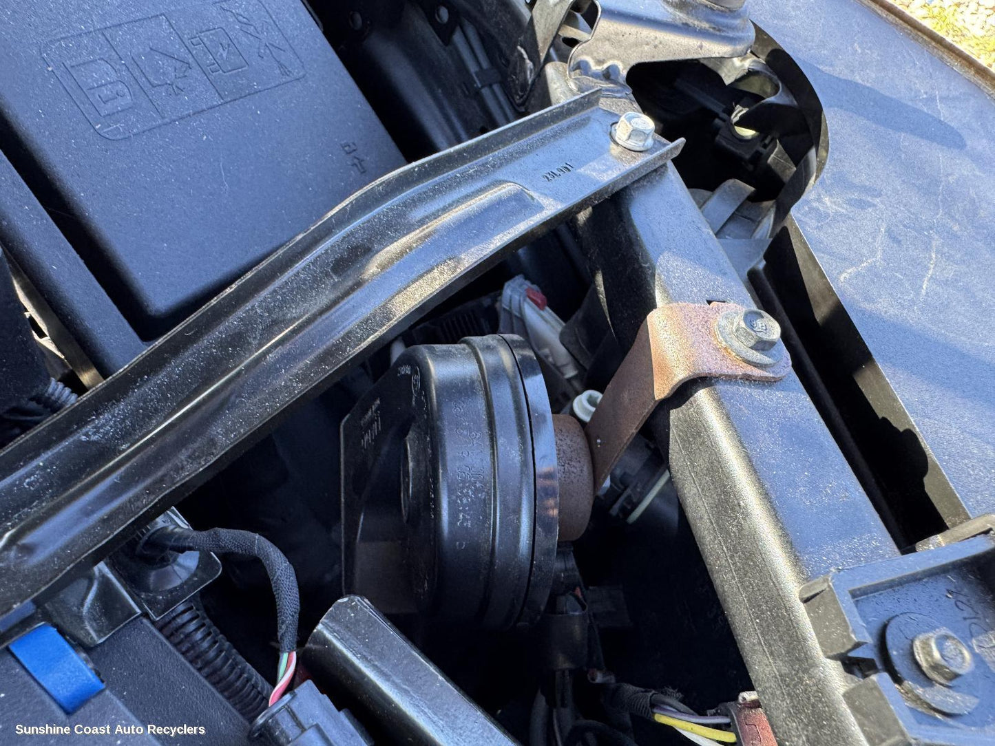 2019 Holden Acadia Horn
