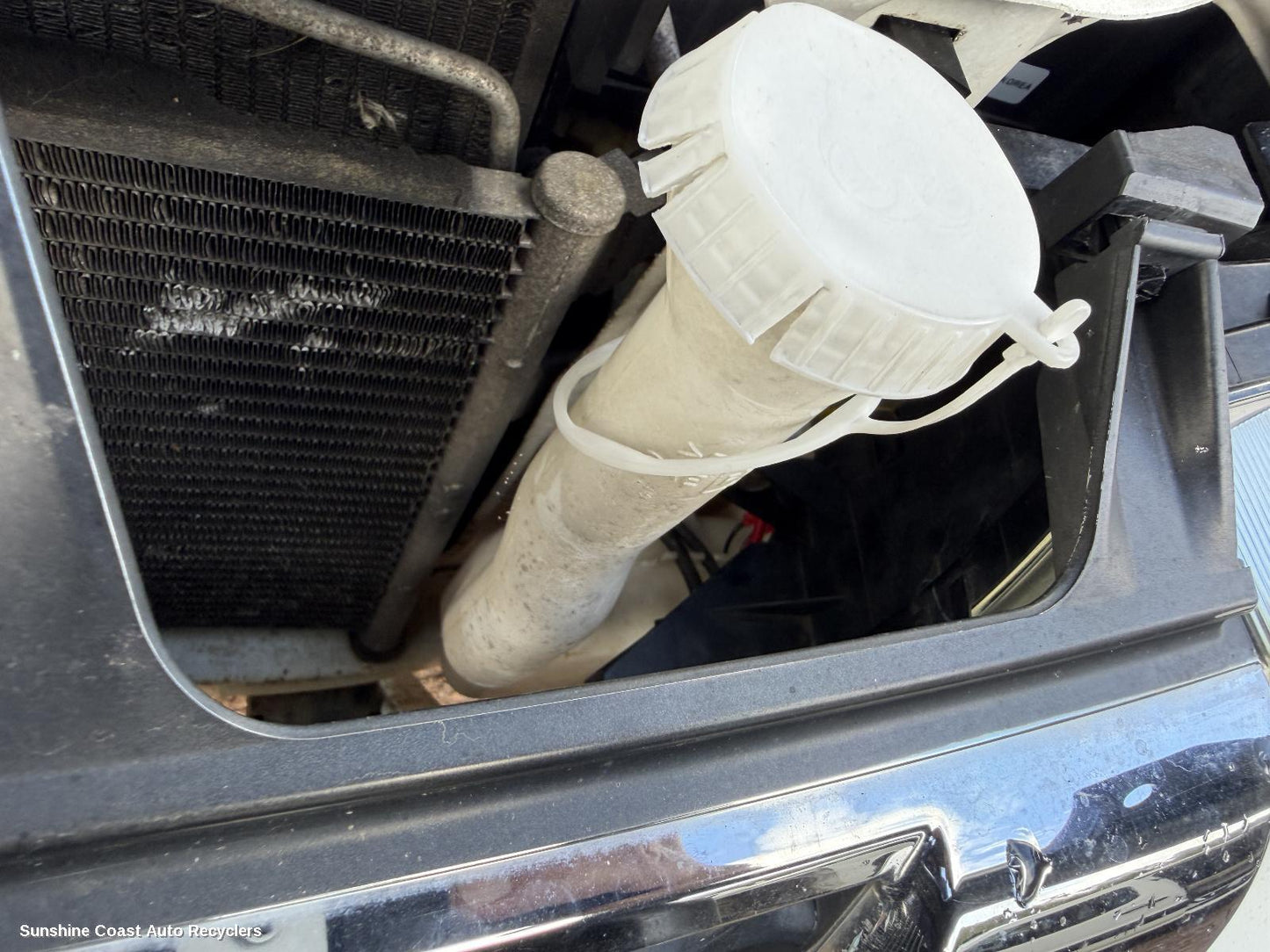 2003-2015 Nissan Navara Washer Bottle