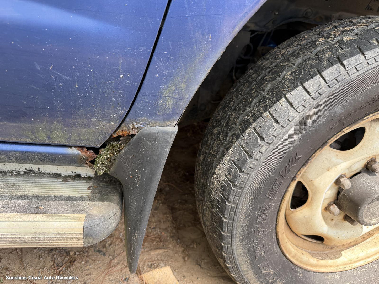 2001 Nissan Navara Mud Flaps