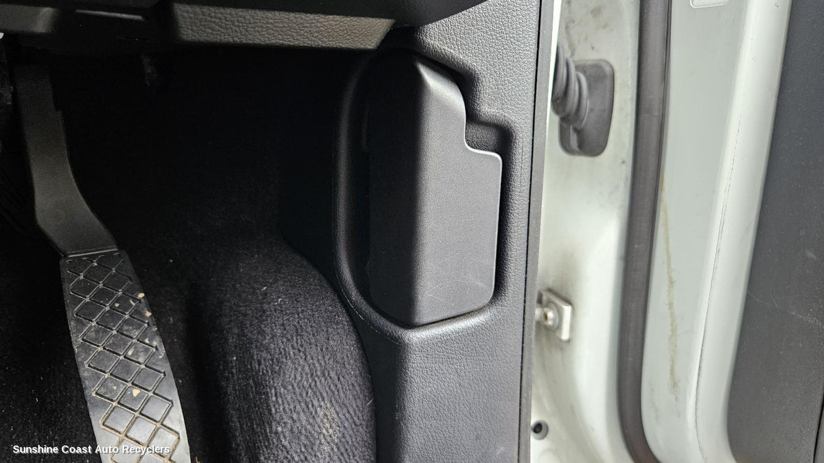 2010-2018 Volkswagen Touareg Bonnet Release