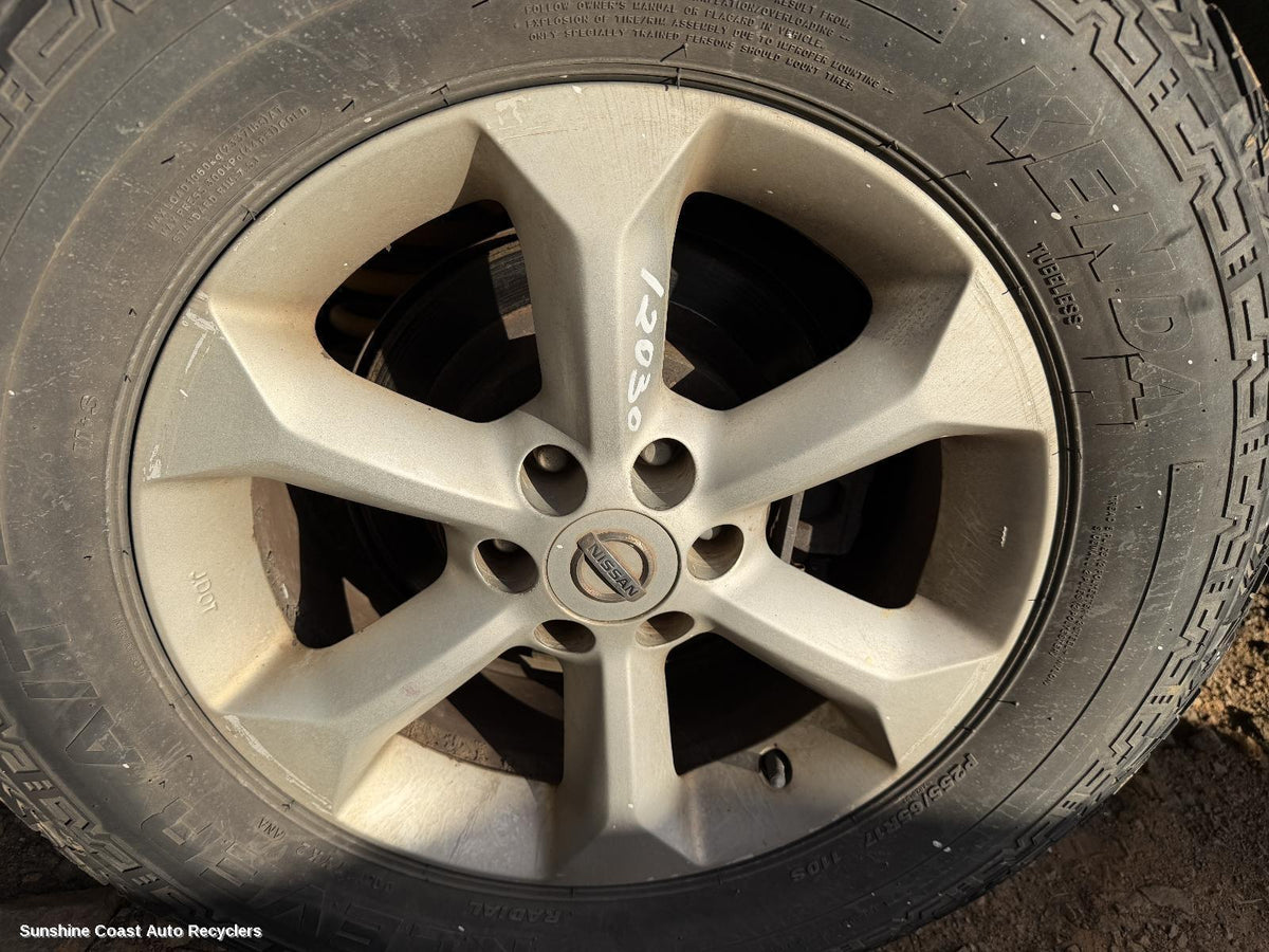 2007-2013 Nissan Pathfinder Wheel Mag