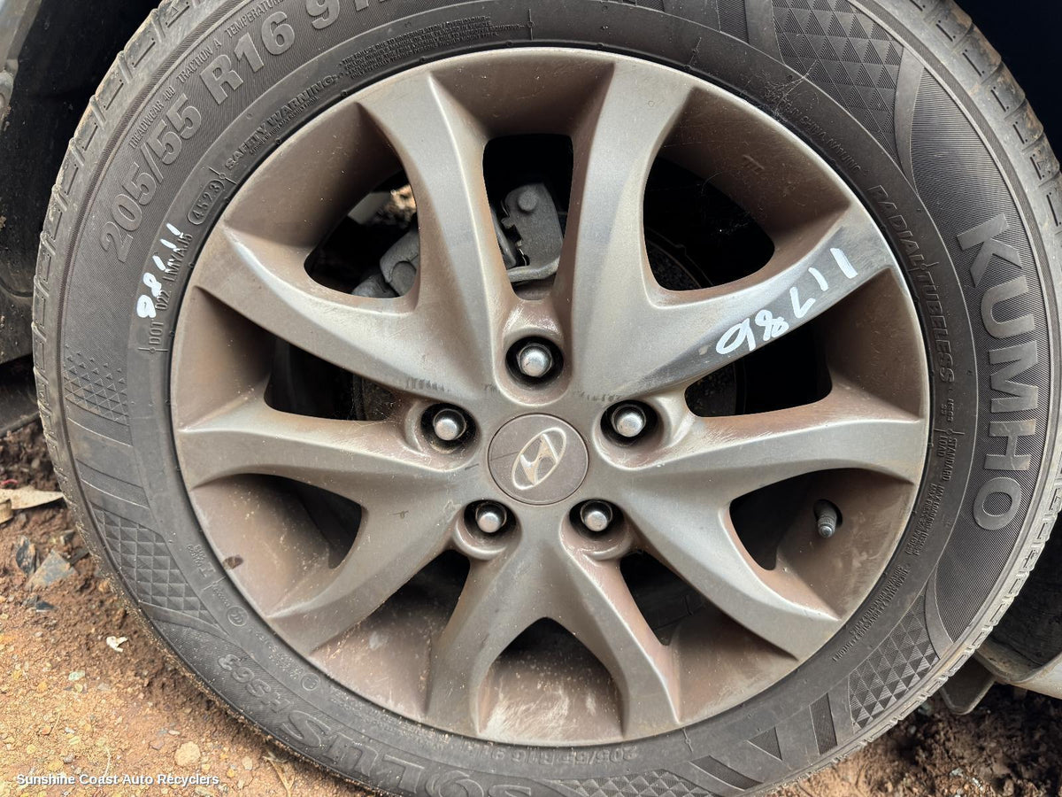 2007-2012 Hyundai I30 Left Front Door
