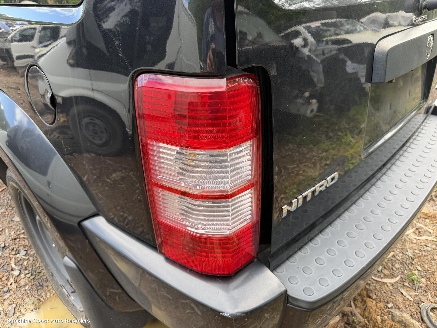 2007-2011 Dodge Nitro Left Taillight
