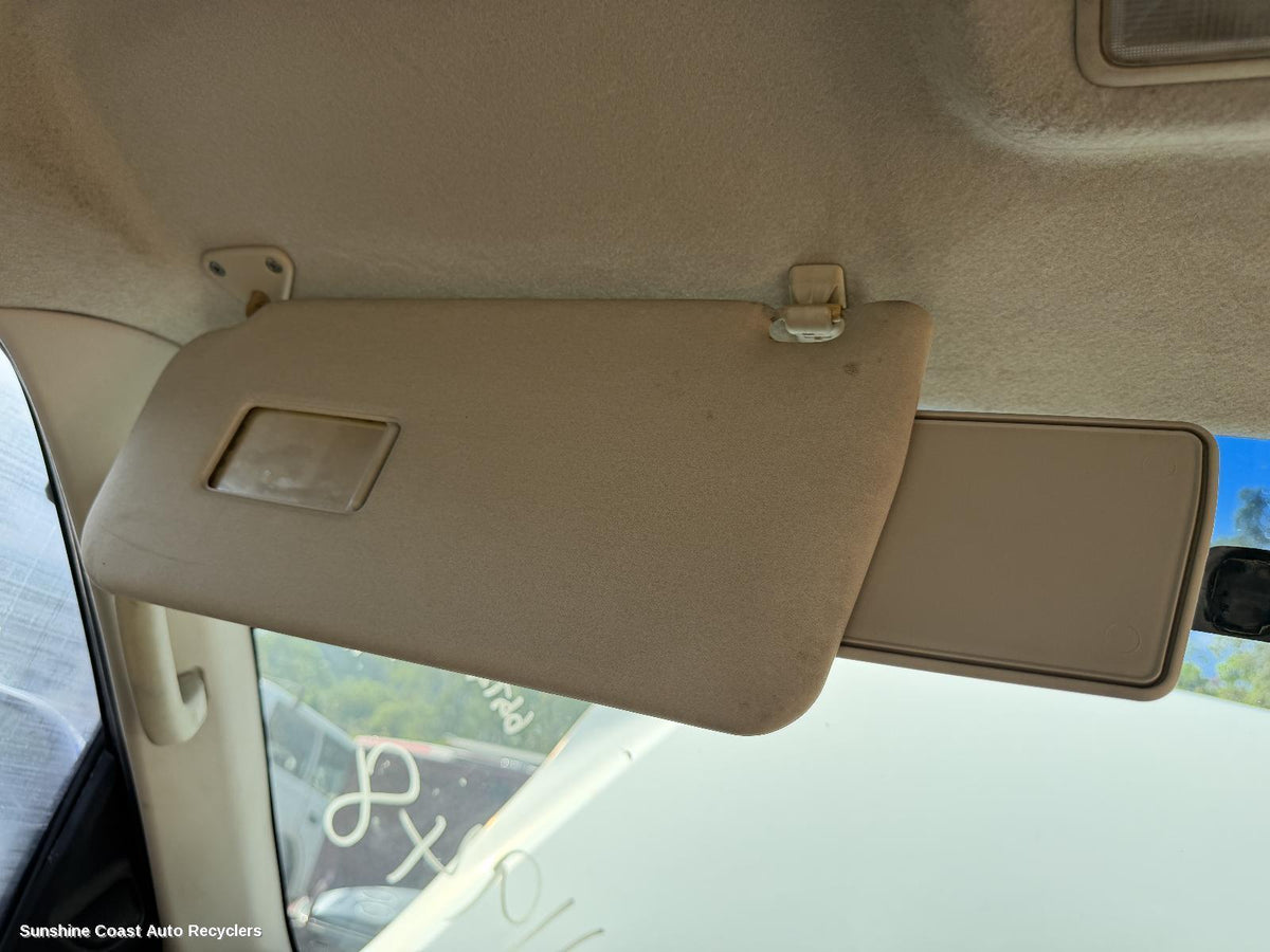 2000-2002 Mitsubishi Pajero Sunvisor