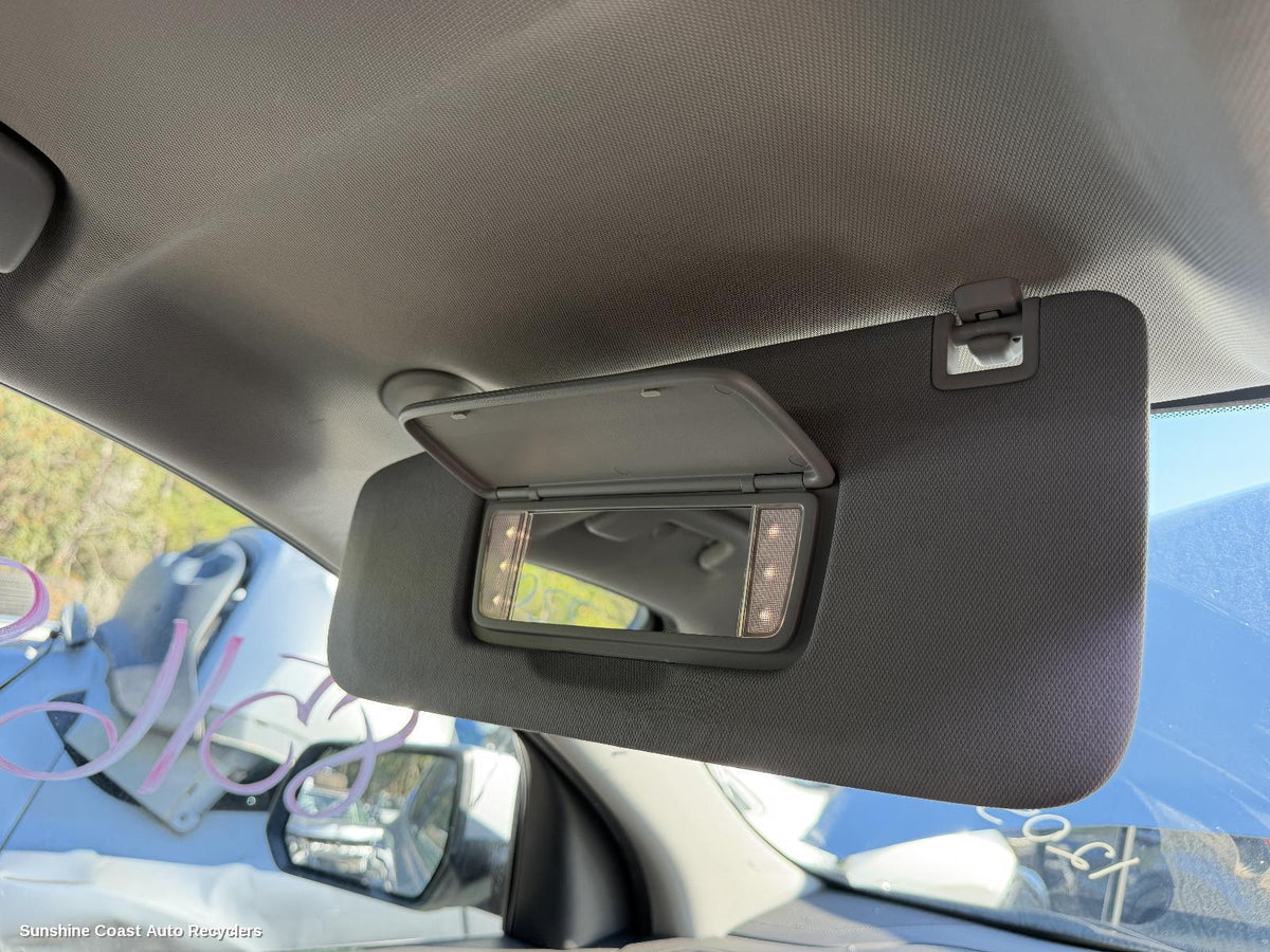 2018-2020 Holden Acadia Sunvisor