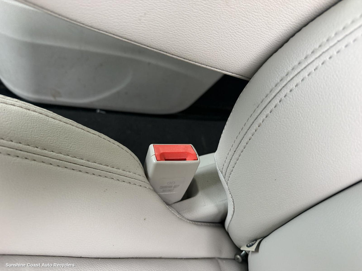 2015-2022 Ldv G10 Seatbelt Stalk
