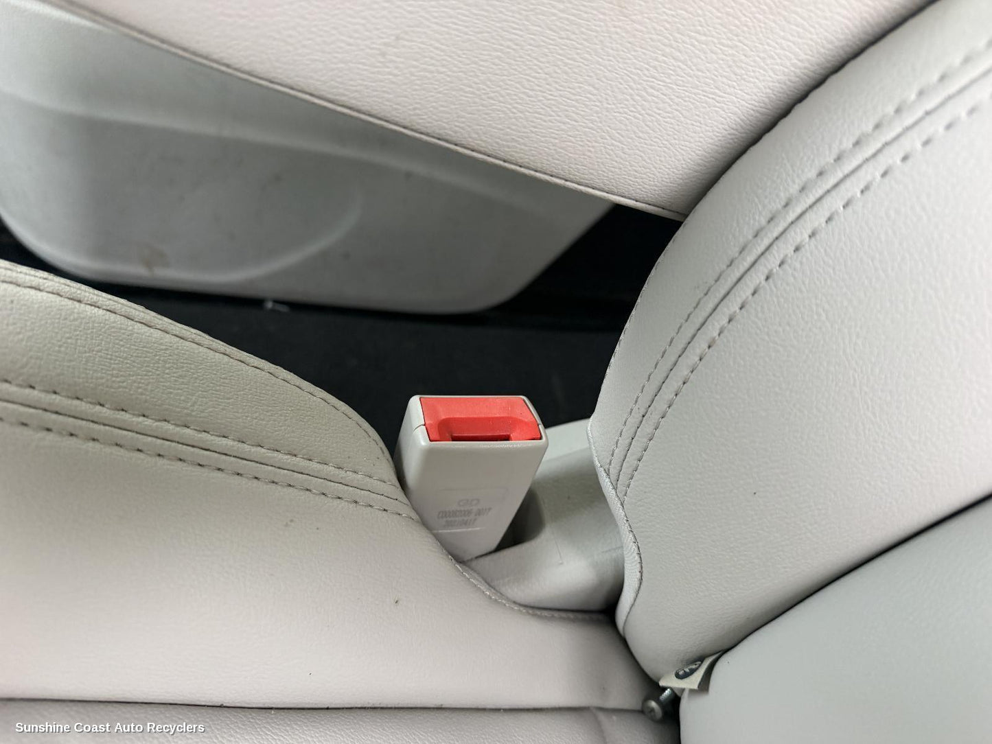 2015-2022 Ldv G10 Seatbelt Stalk