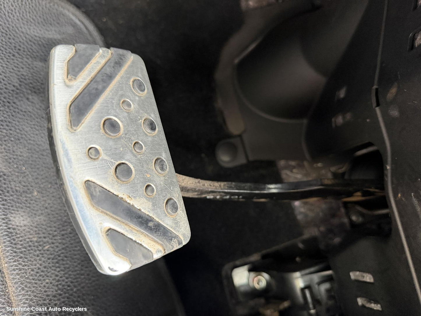 2006-2014 Mitsubishi Pajero Pedal Assembly