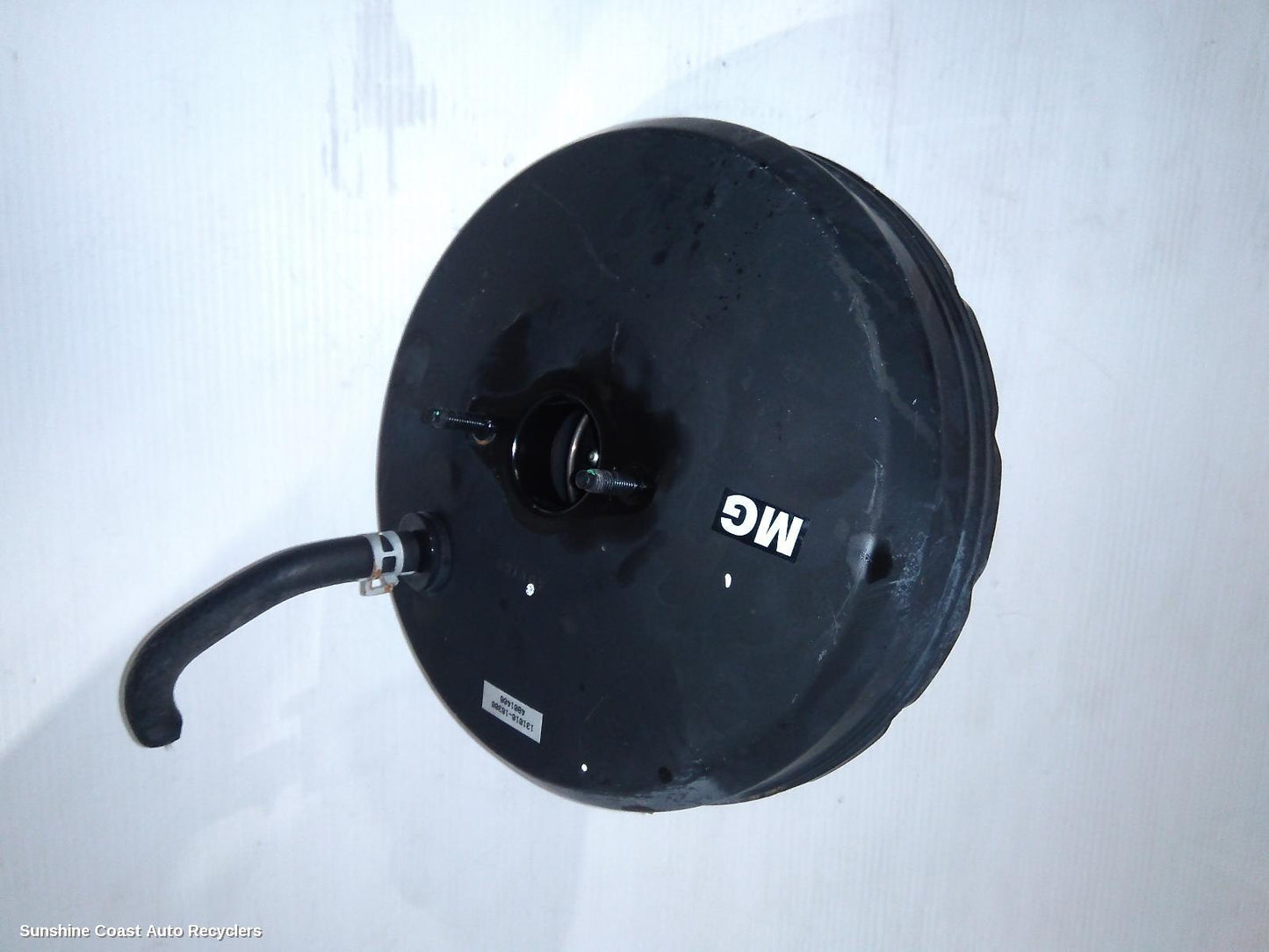 2014 Toyota Hilux Brake Booster