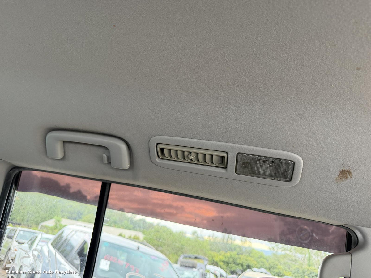 2006-2021 Mitsubishi Pajero Courtesy Light