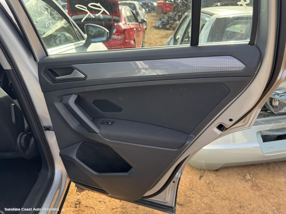 2016-2024 Volkswagen Tiguan Door Trim
