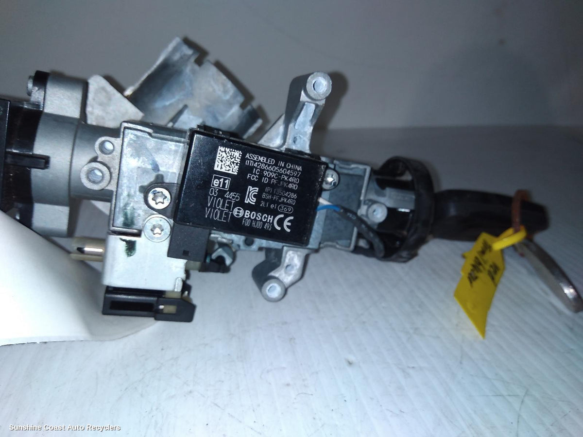 2016-2020 Holden Trailblazer Ignition W  Key