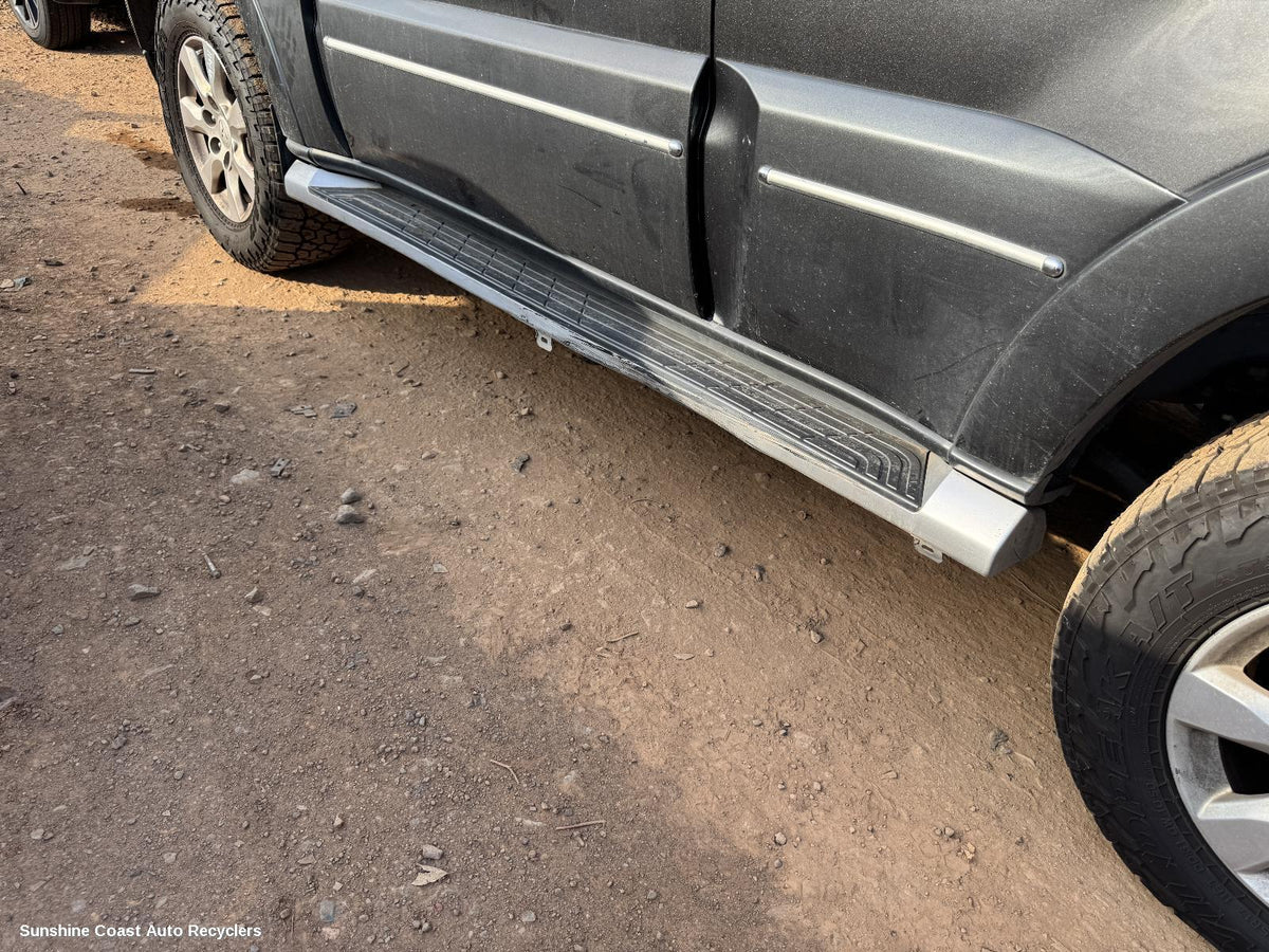 2006-2021 Mitsubishi Pajero Side Step Skirt