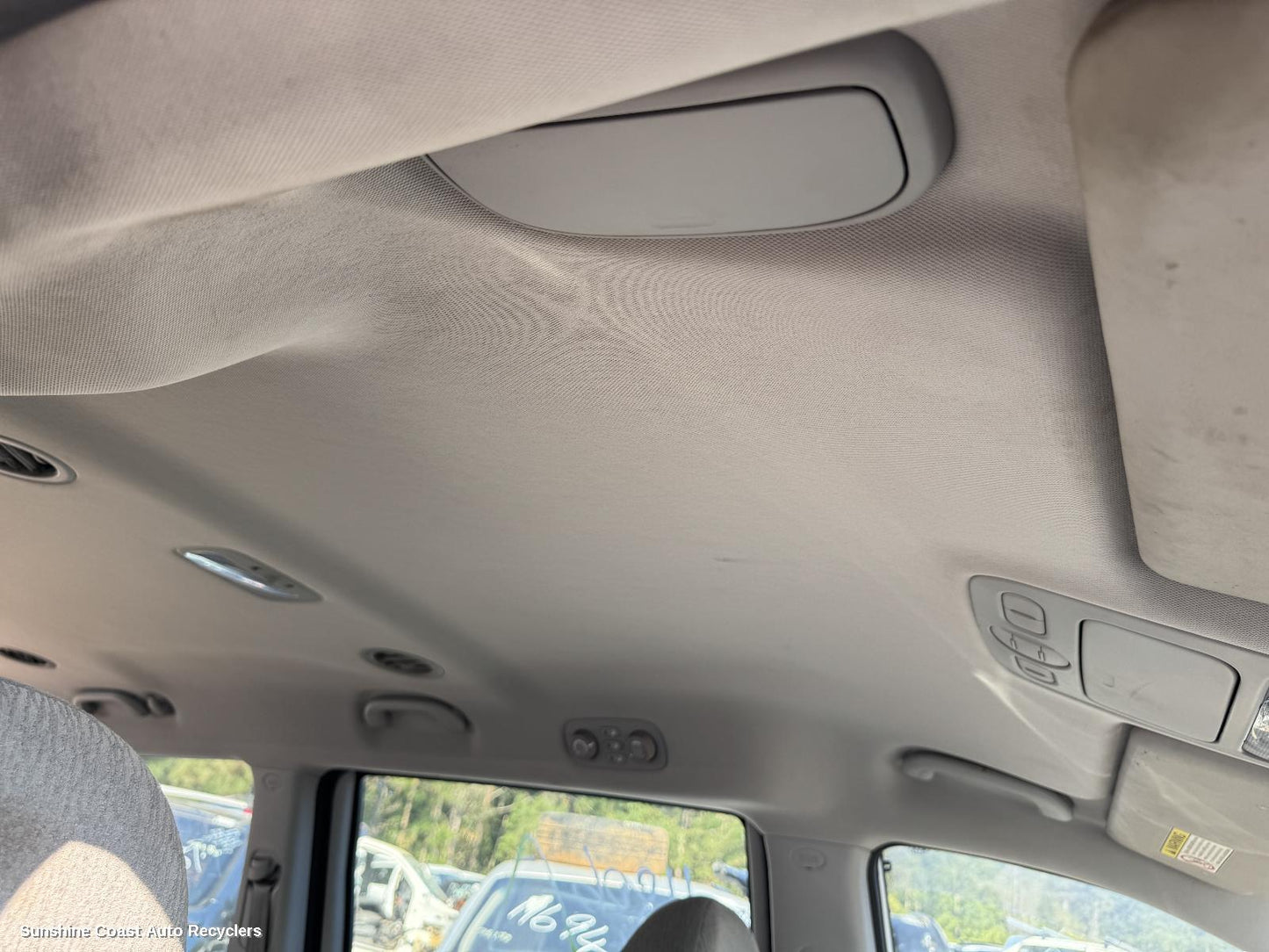2010 Kia Carnival/grand Carnival Hoodlining