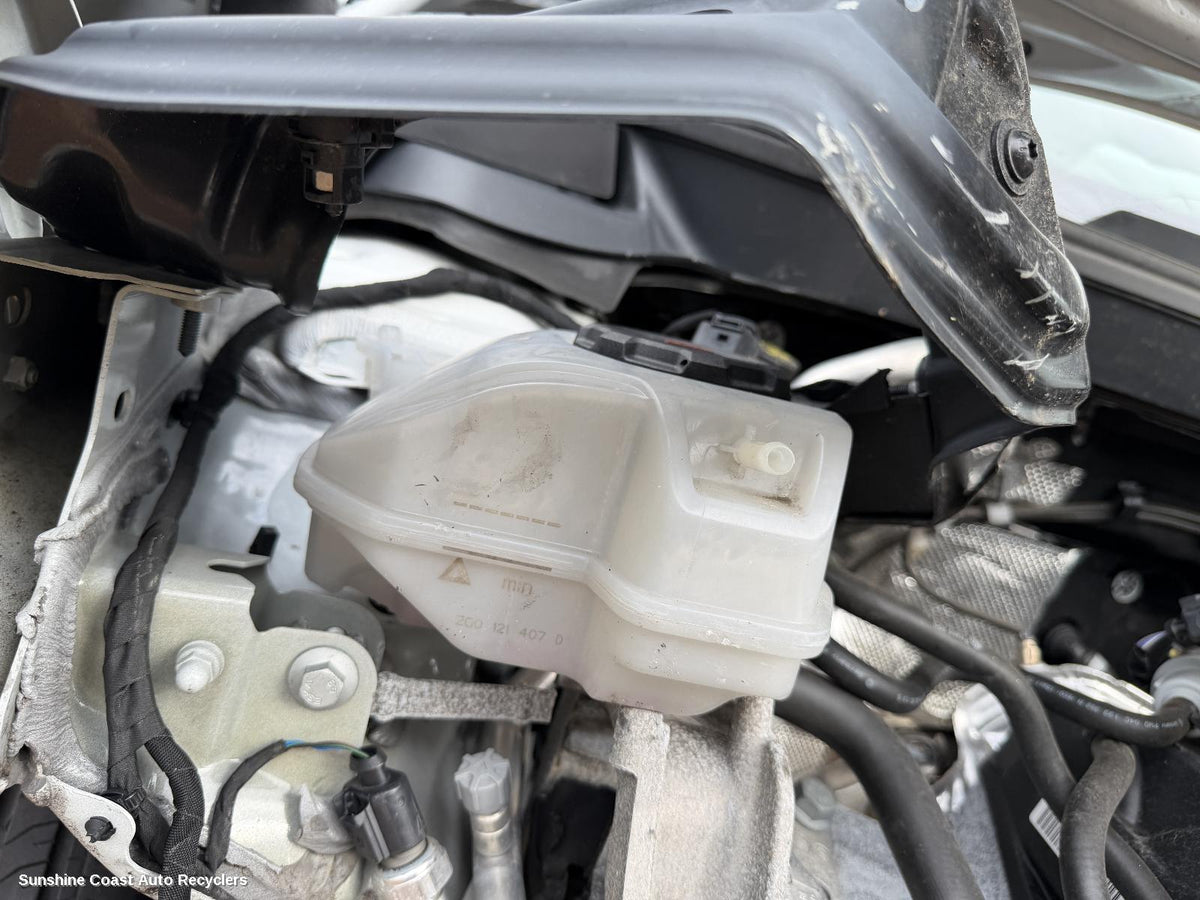 2020-2026 Volkswagen T-cross Overflow Bottle
