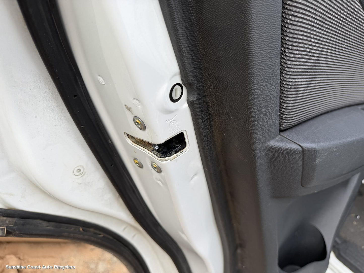 2012-2016 Holden Colorado Door Boot Gate Lock