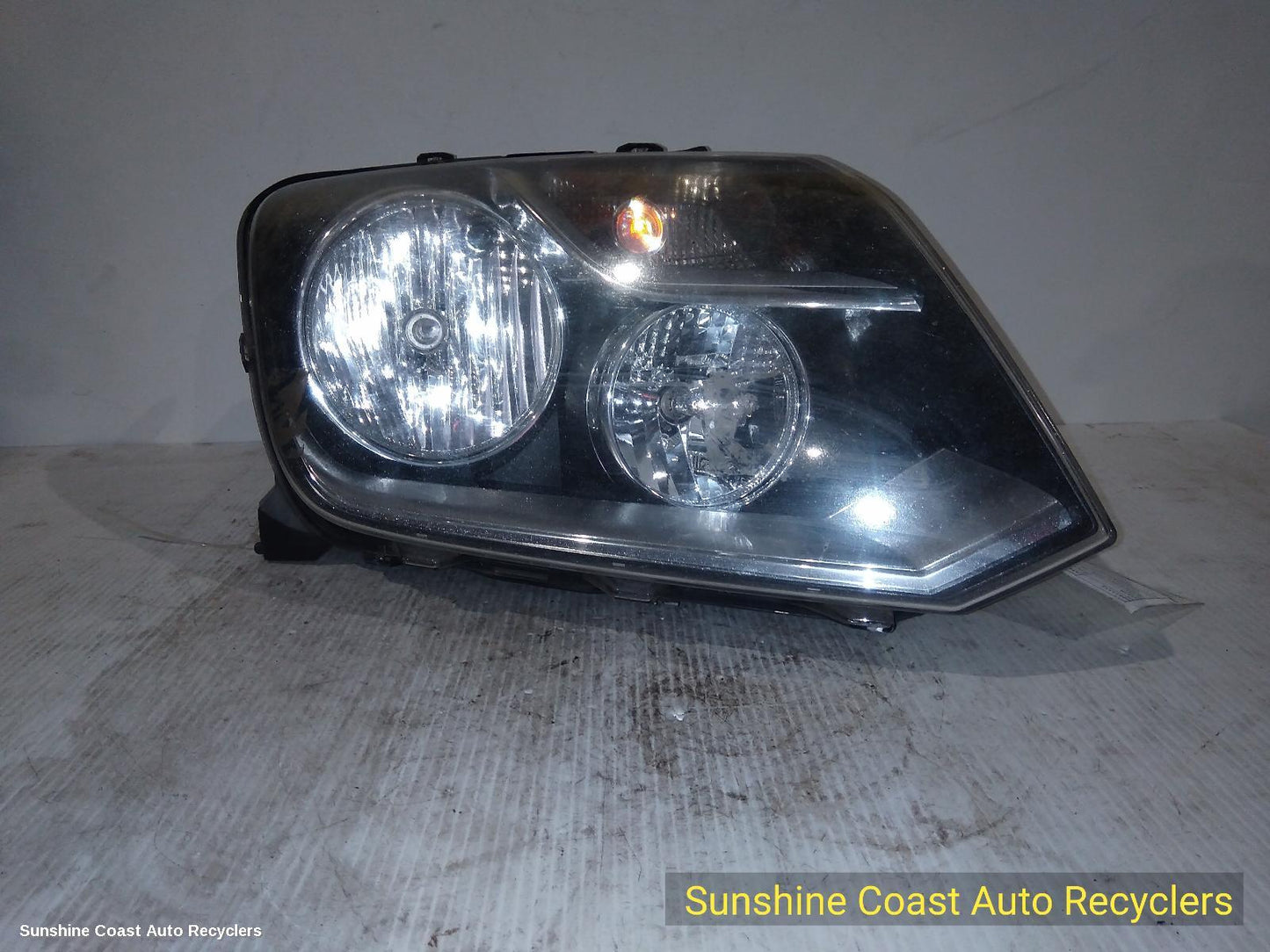 2010-2022 Volkswagen Amarok Right Headlamp