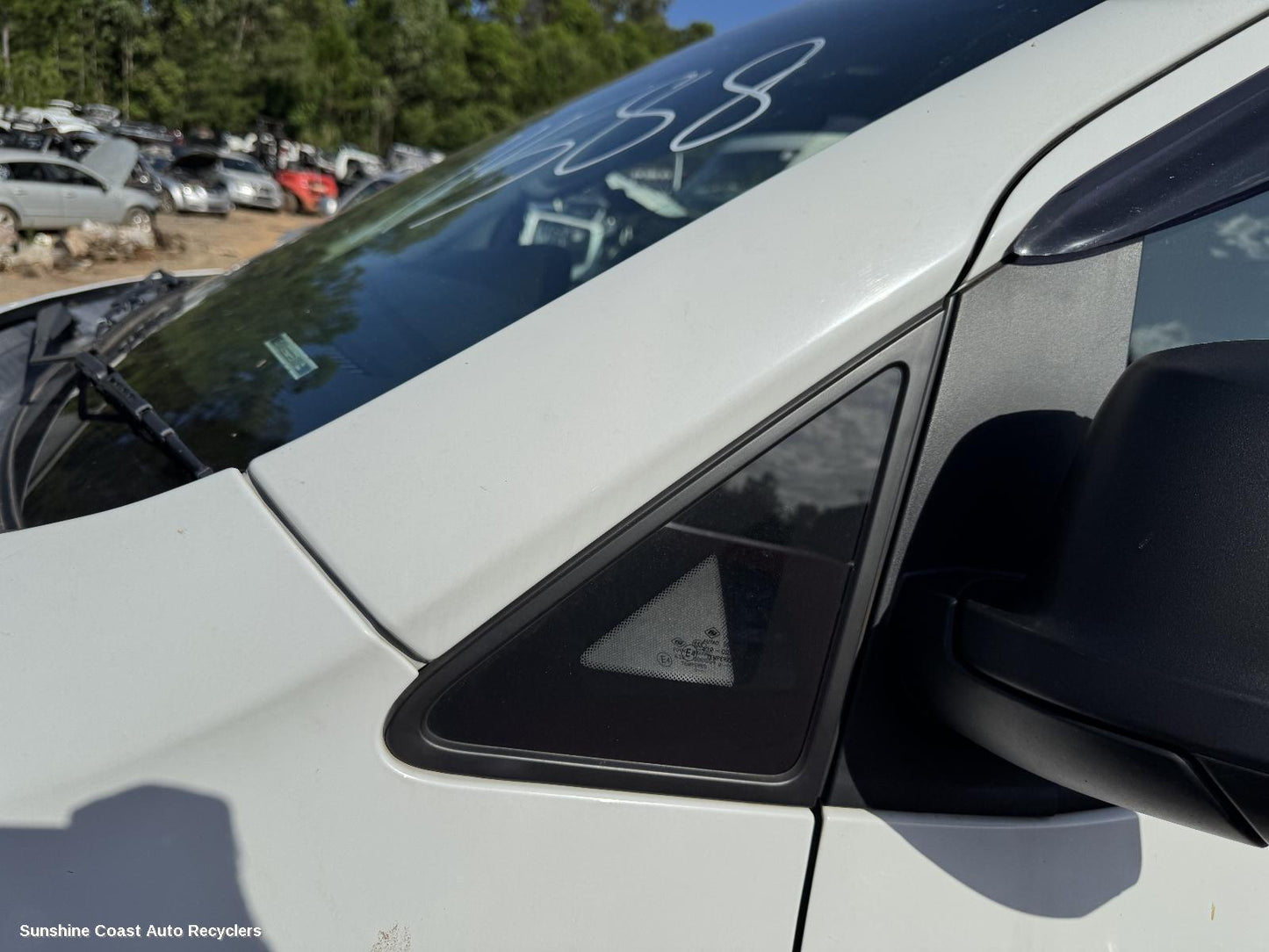 2020 Ldv G10 Left Front 1 4 Door Glass