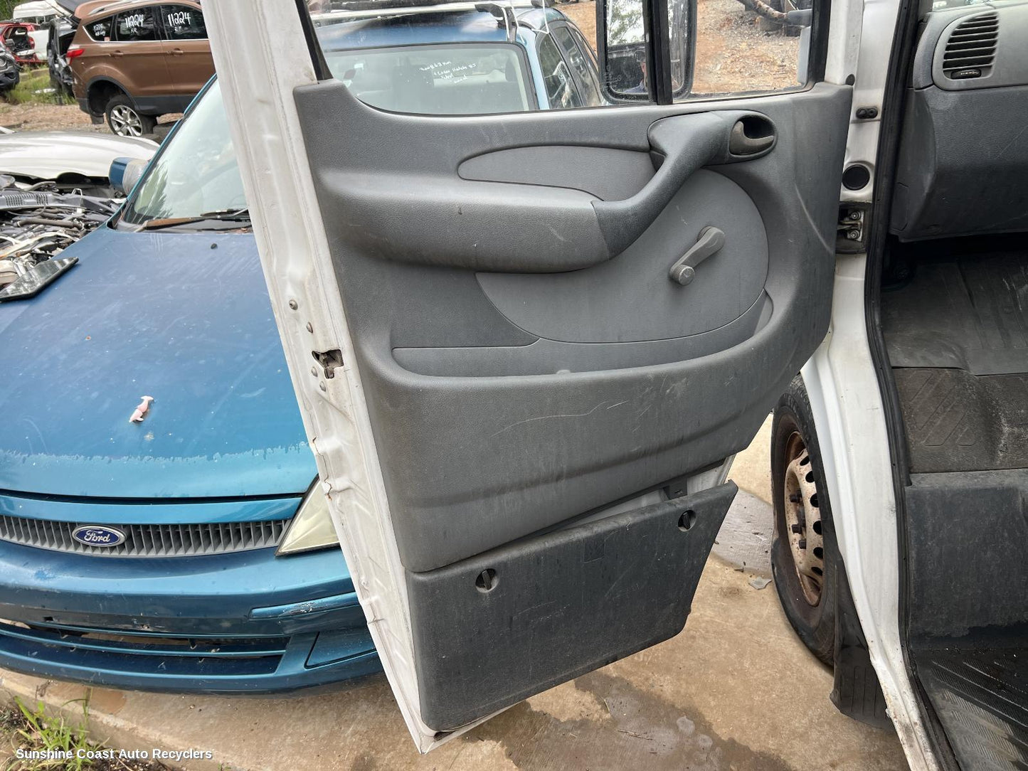 2004 Mercedes Sprinter Left Front Window Reg Motor
