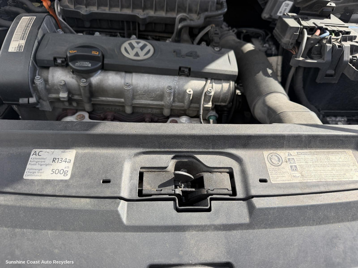 2010-2017 Volkswagen Polo Bonnet Lock Support