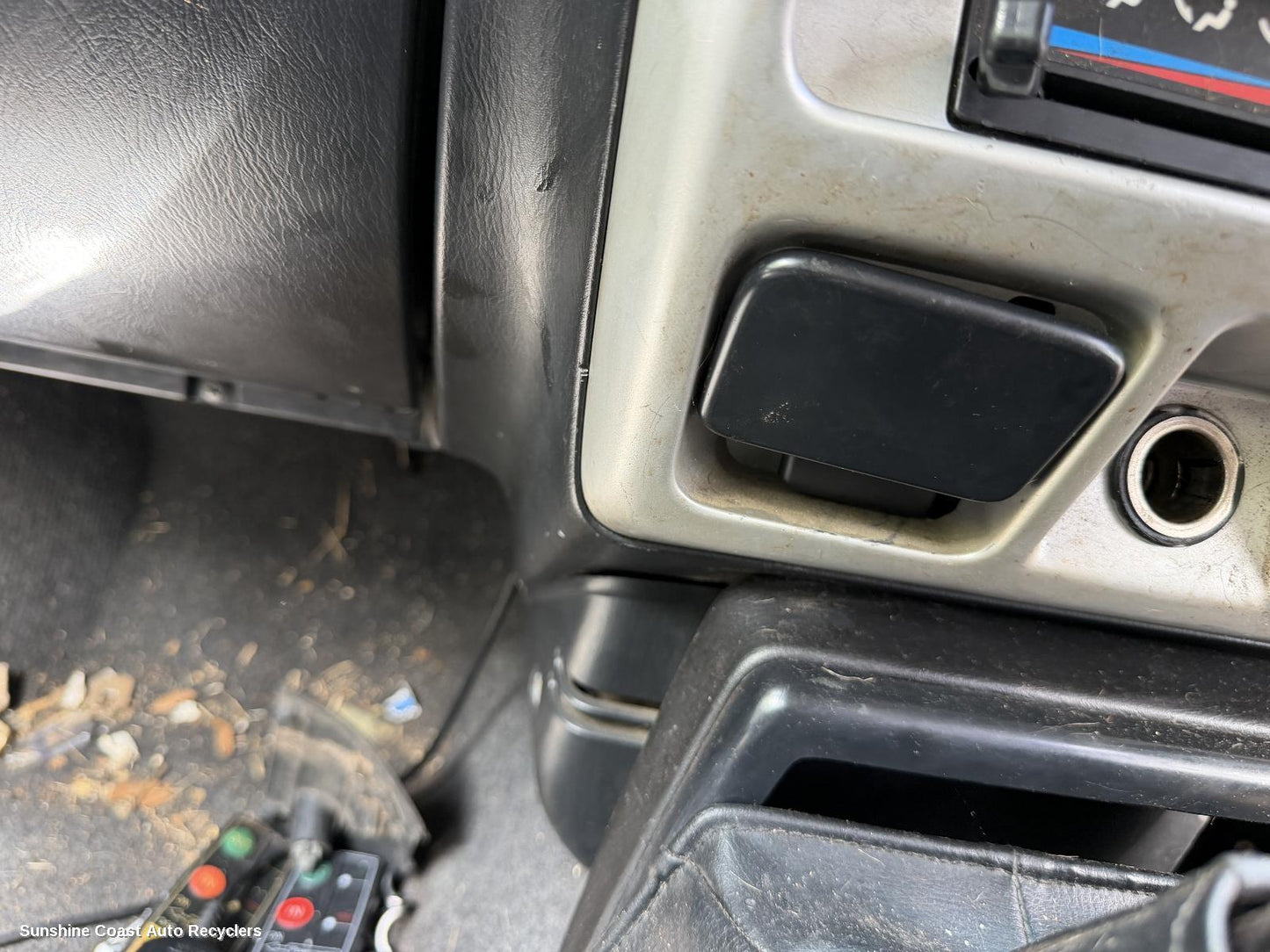 2001-2015 Nissan Navara Ashtray