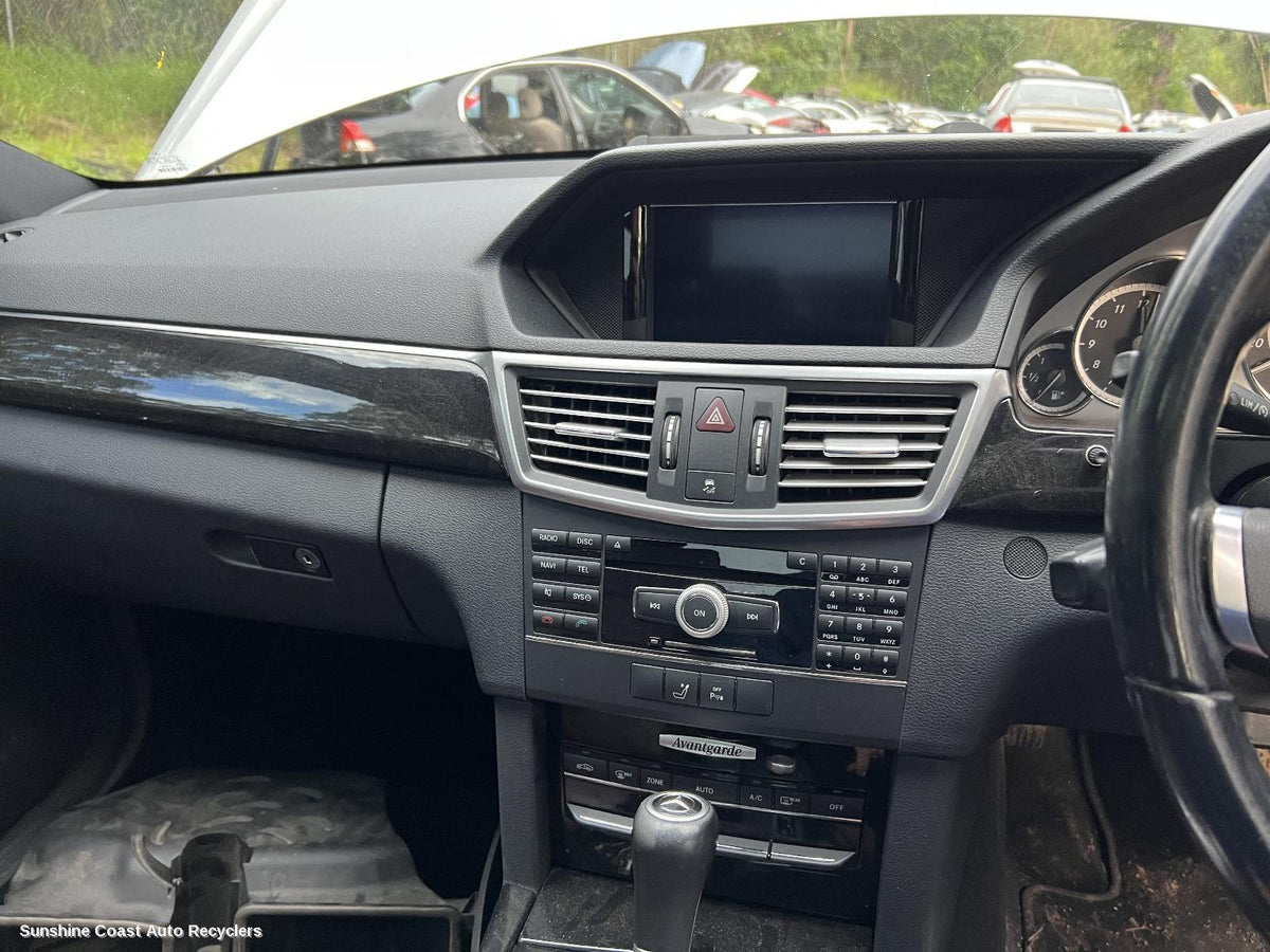 2009-2013 Mercedes E Class Radio Cd Dvd Sat Tv