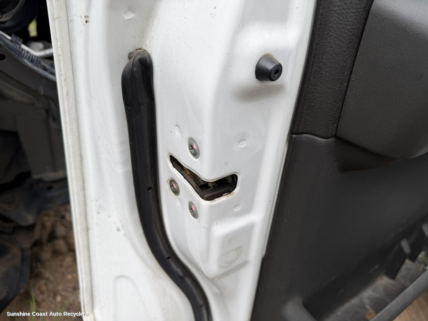 2011 Nissan Navara Door Boot Gate Lock