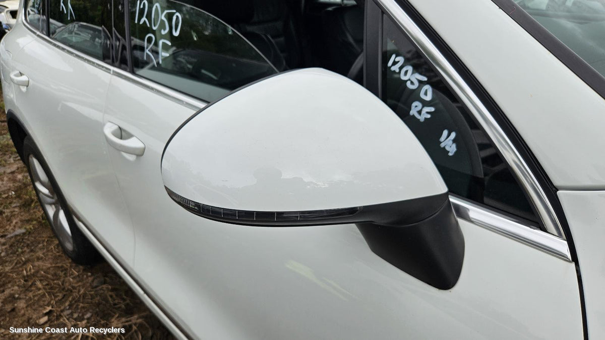 2010-2014 Volkswagen Touareg Right Door Mirror