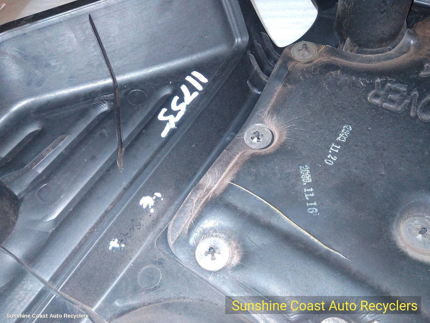 2009 Hyundai Iload/imax Engine Cover