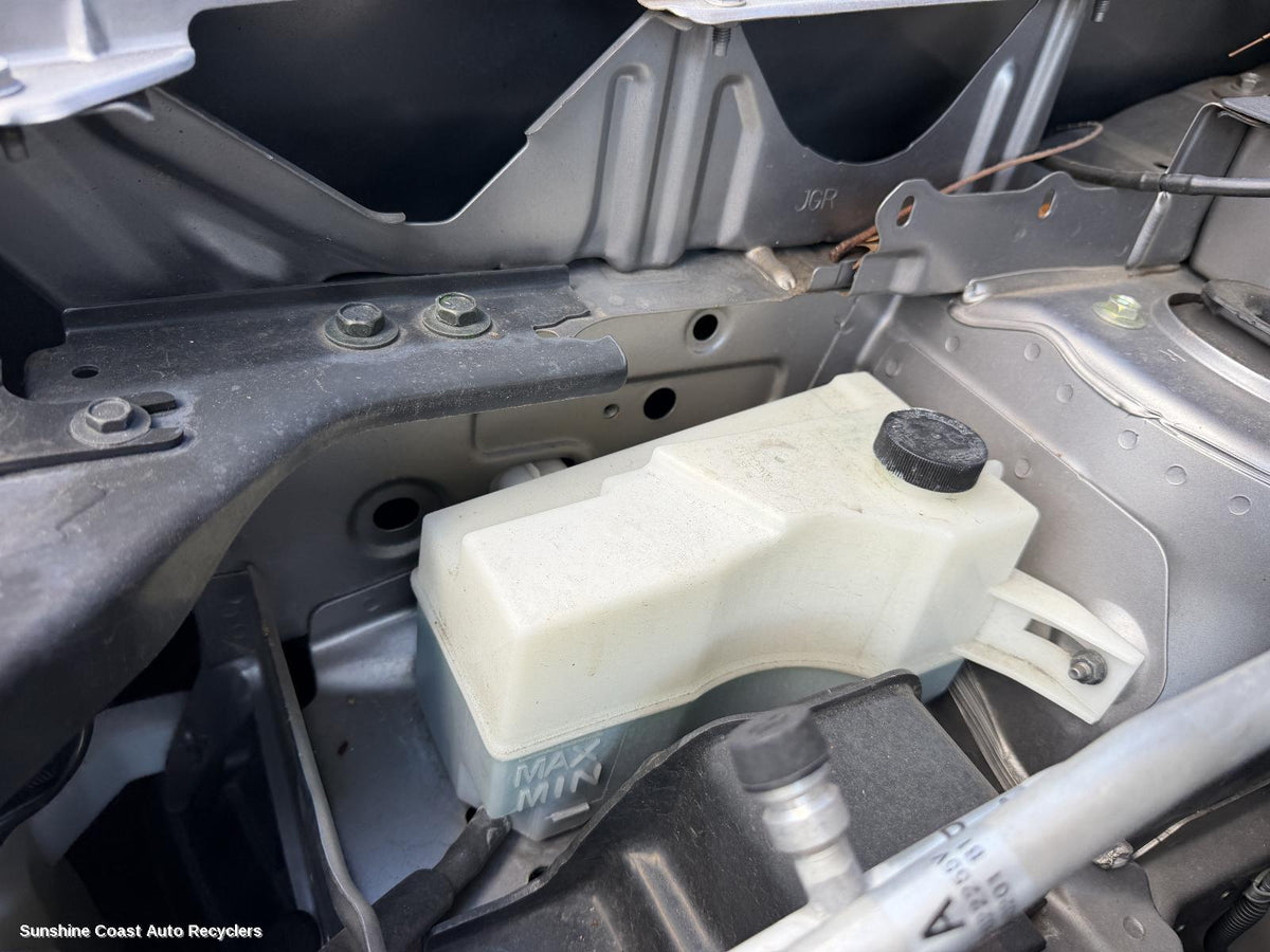 2010-2013 Nissan Xtrail Overflow Bottle