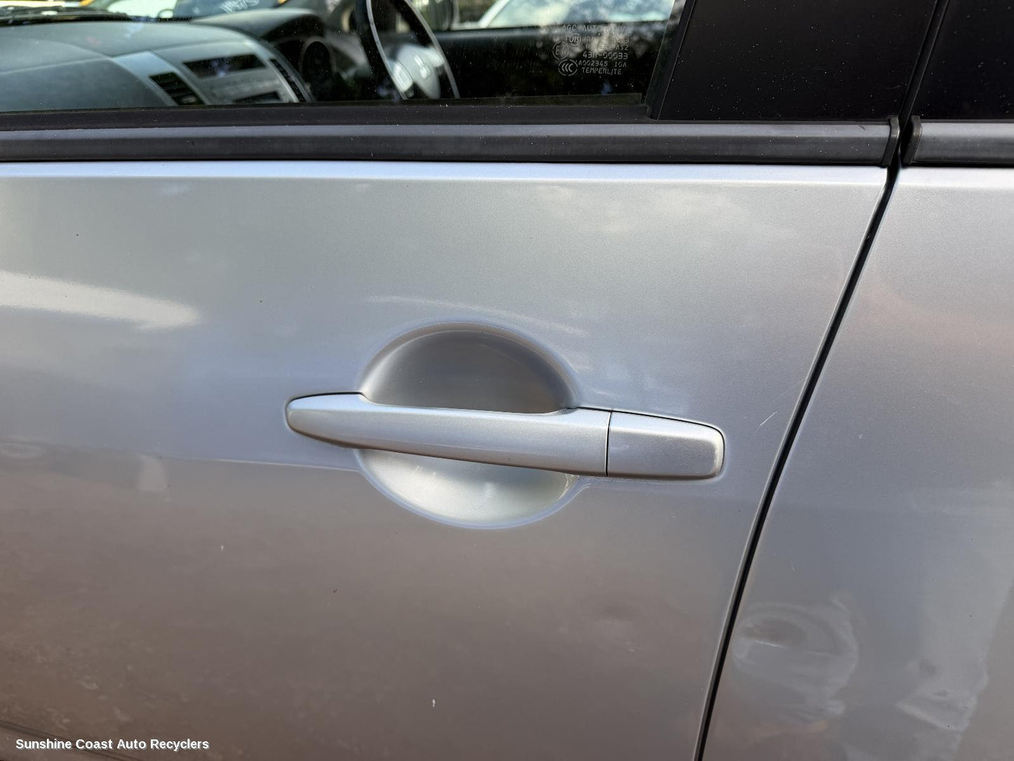 2006-2012 Mitsubishi Outlander Door Handle