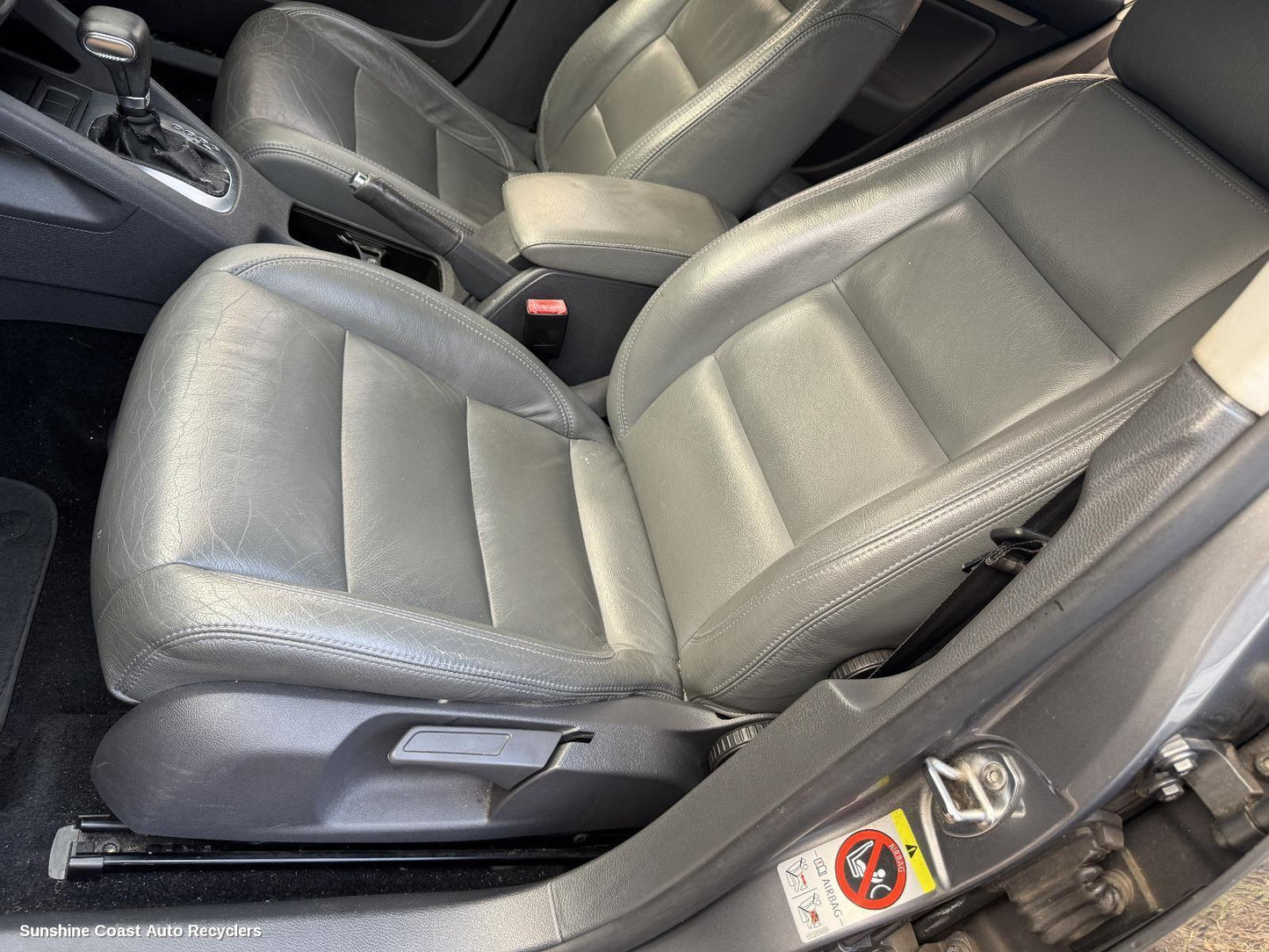 2004-2009 Volkswagen Golf Front Seat