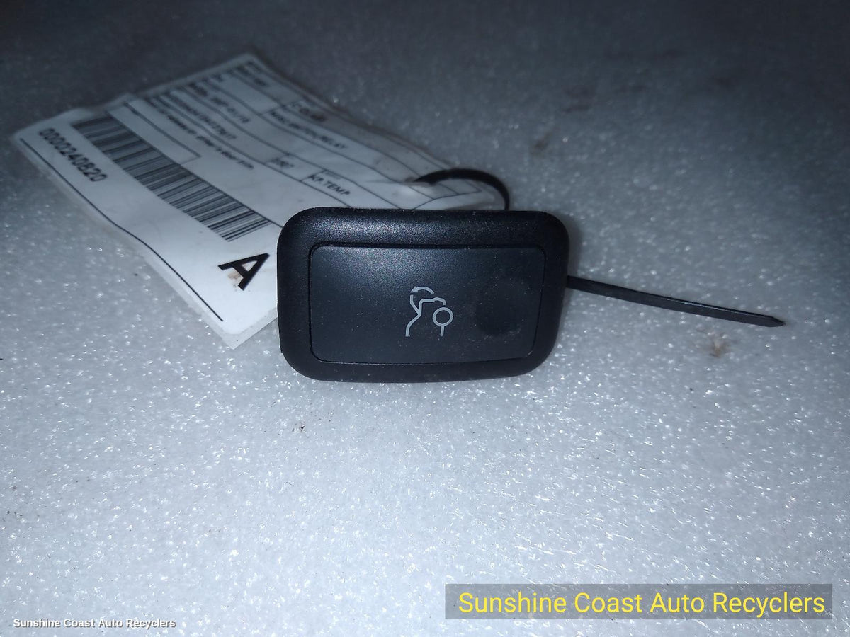 2007-2015 Mercedes C Class Misc Switch Relay