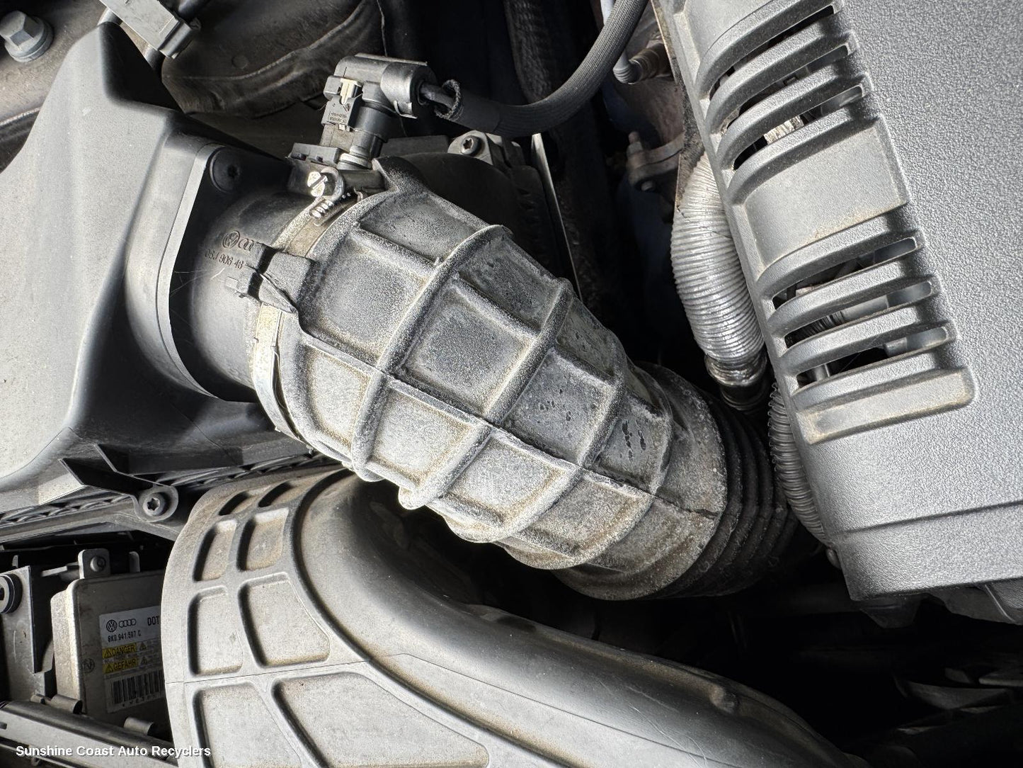 2011 Audi Q5 Air Cleaner Duct Hos