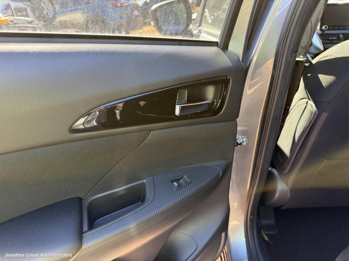 2017-2026 Mitsubishi Eclipse Cross Door Handle