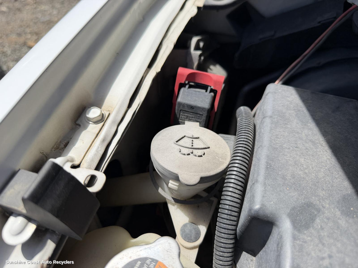 2005-2015 Nissan Navara Washer Bottle
