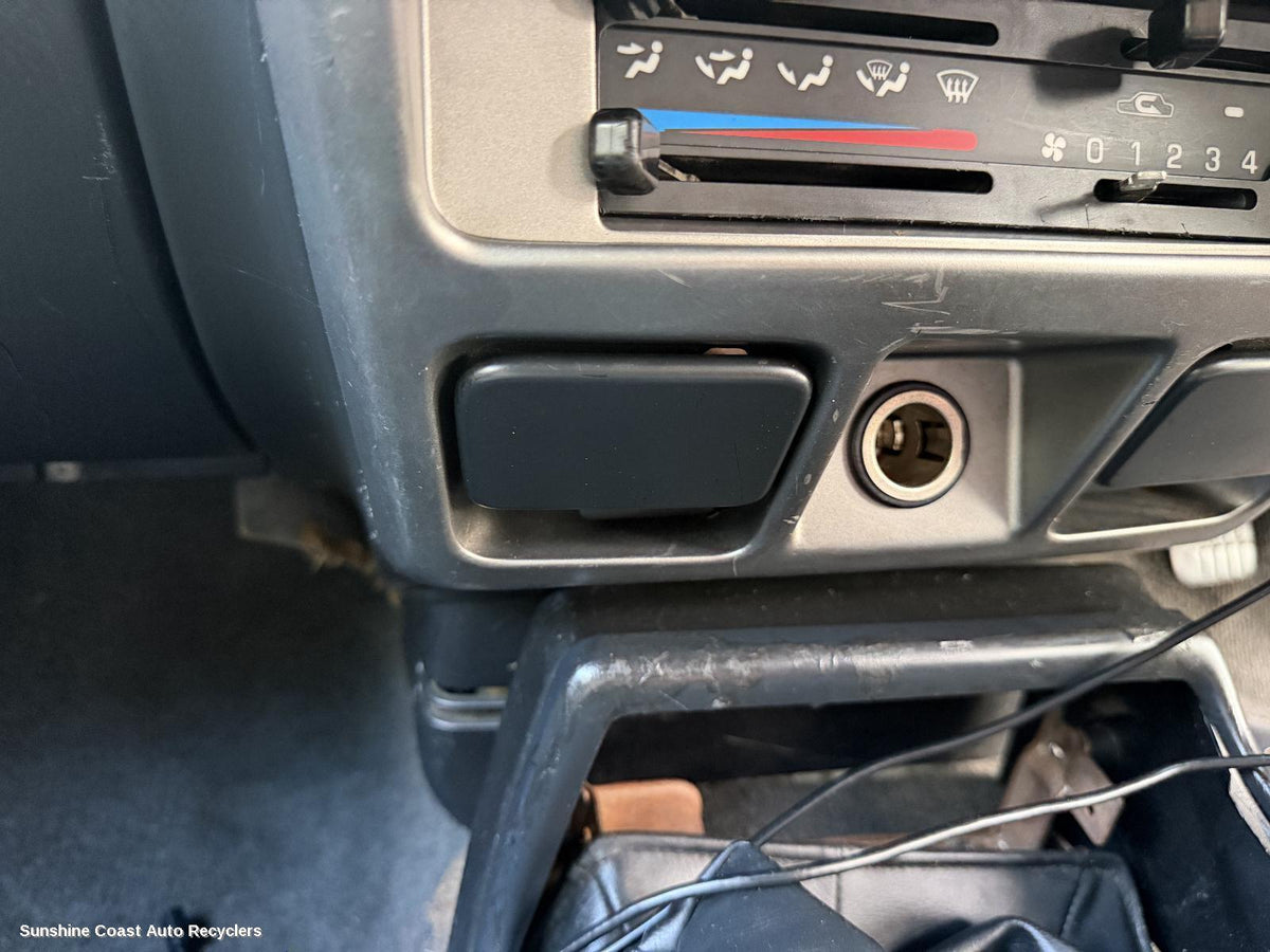 2001-2015 Nissan Navara Ashtray