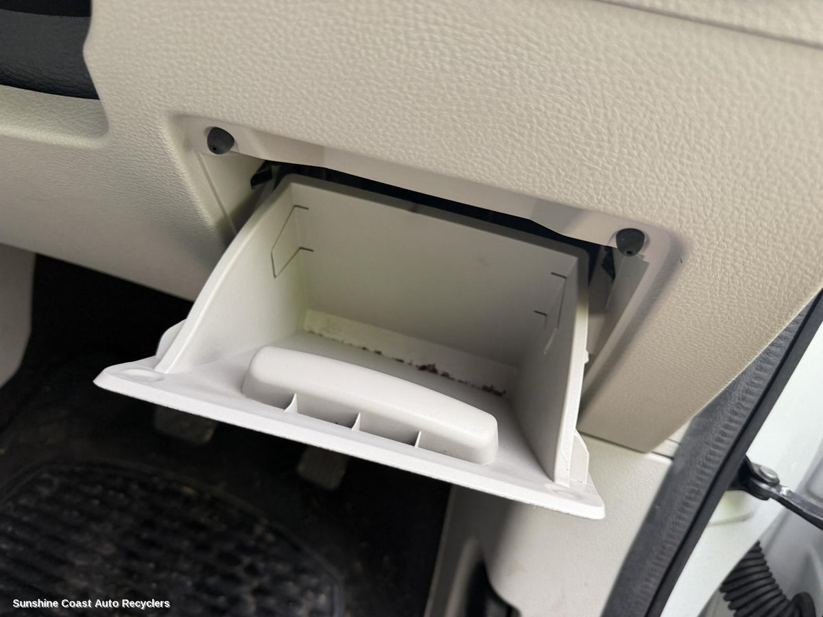 2015-2025 Ldv G10 Glove Box
